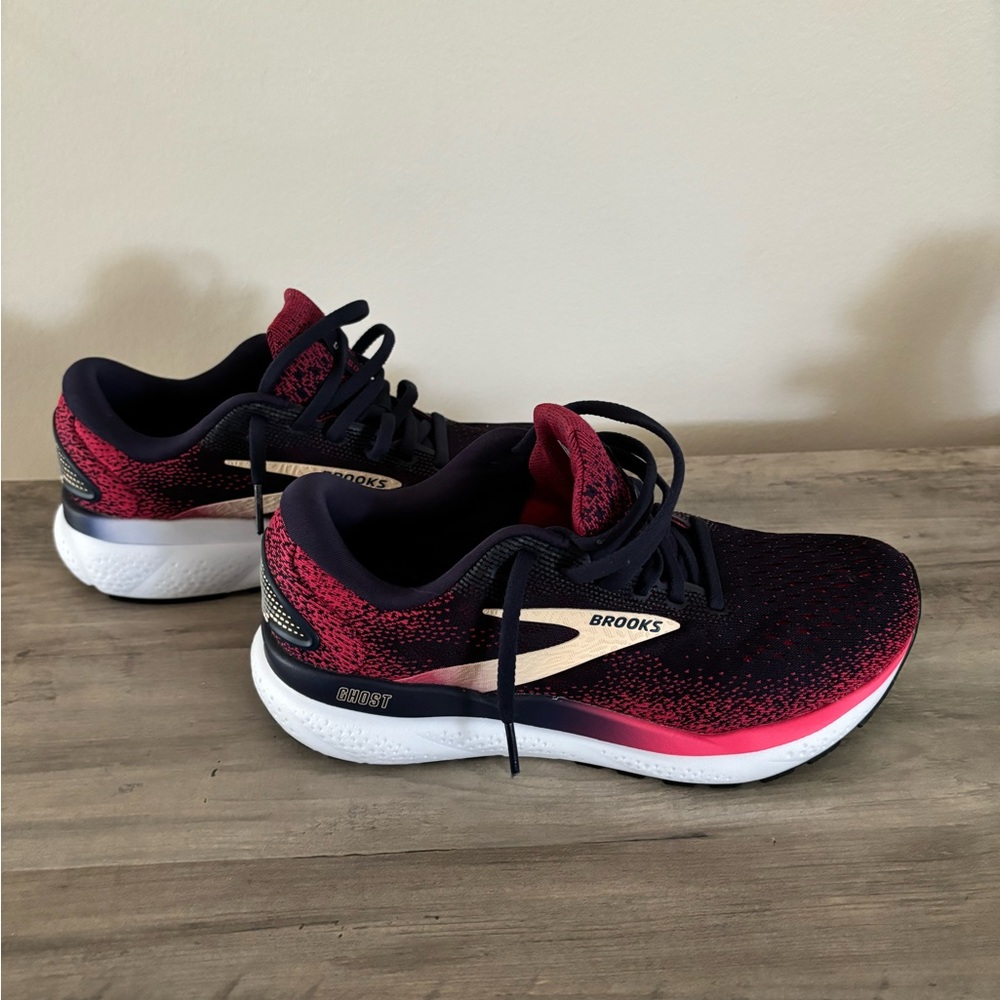 Woman’s BROOKS Ghost 16